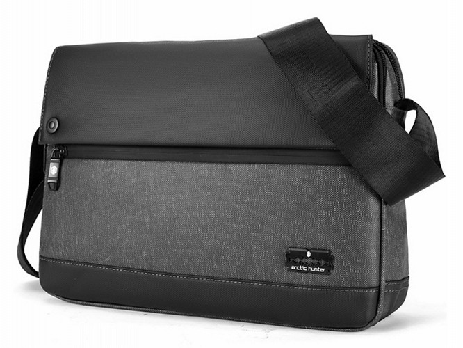 ARCTIC HUNTER τσάντα ώμου K00089 με θήκη tablet, 7L, μαύρη K00089-BK