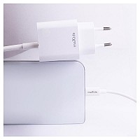 Φορτιστής Ταξιδίου Ταχείας Φόρτισης Maxlife MXTC-06-20AC με Διπλή Έξοδο USB A & USB C 20W & Καλώδιο USB C σε Lightning 1m Λευκό