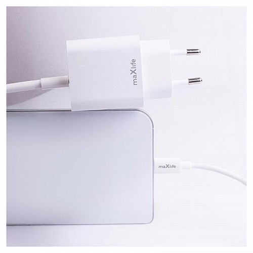 Φορτιστής Ταξιδίου Ταχείας Φόρτισης Maxlife MXTC-06-20AC με Διπλή Έξοδο USB A & USB C 20W & Καλώδιο USB C σε Lightning 1m Λευκό